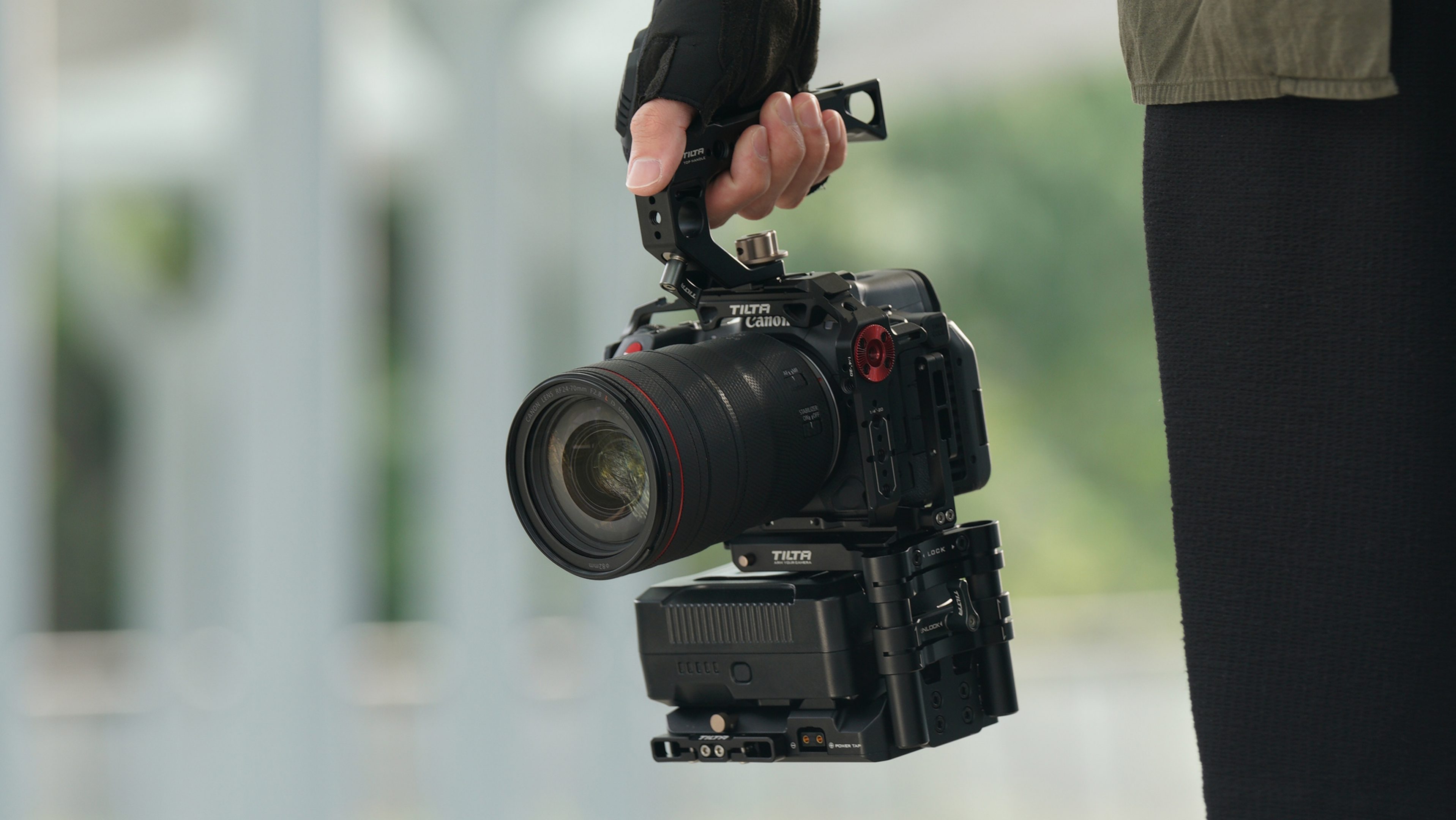 TILTA Mezza Gabbia Per Canon R5C Con Maniglia Xeno – Piastra Arca-Svizzera, Attacchi NATO, Cacciavite Incluso, Leggera E Protettiva