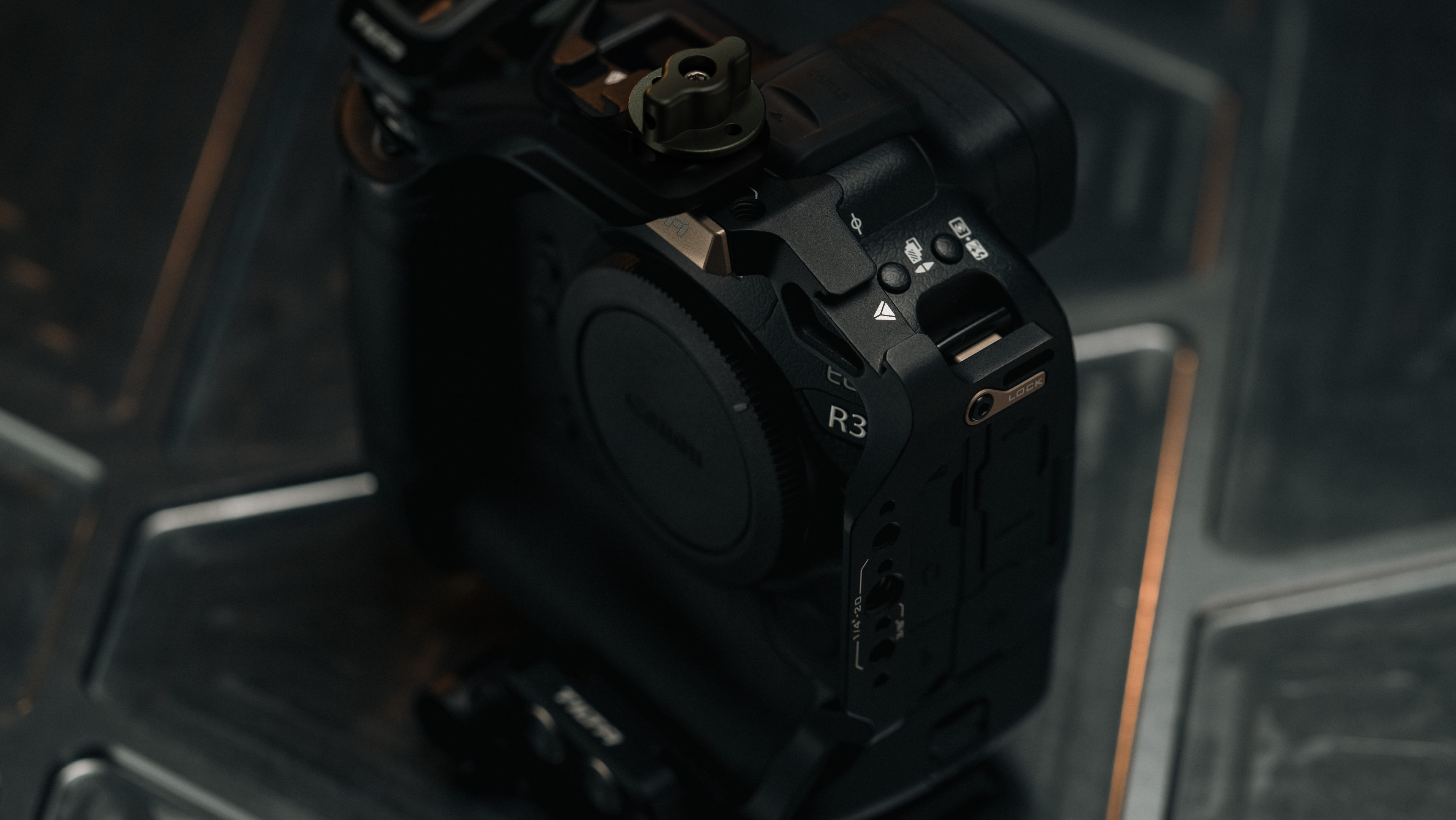 Camera Cage for Canon R3 Basic Kit - Black | Tilta