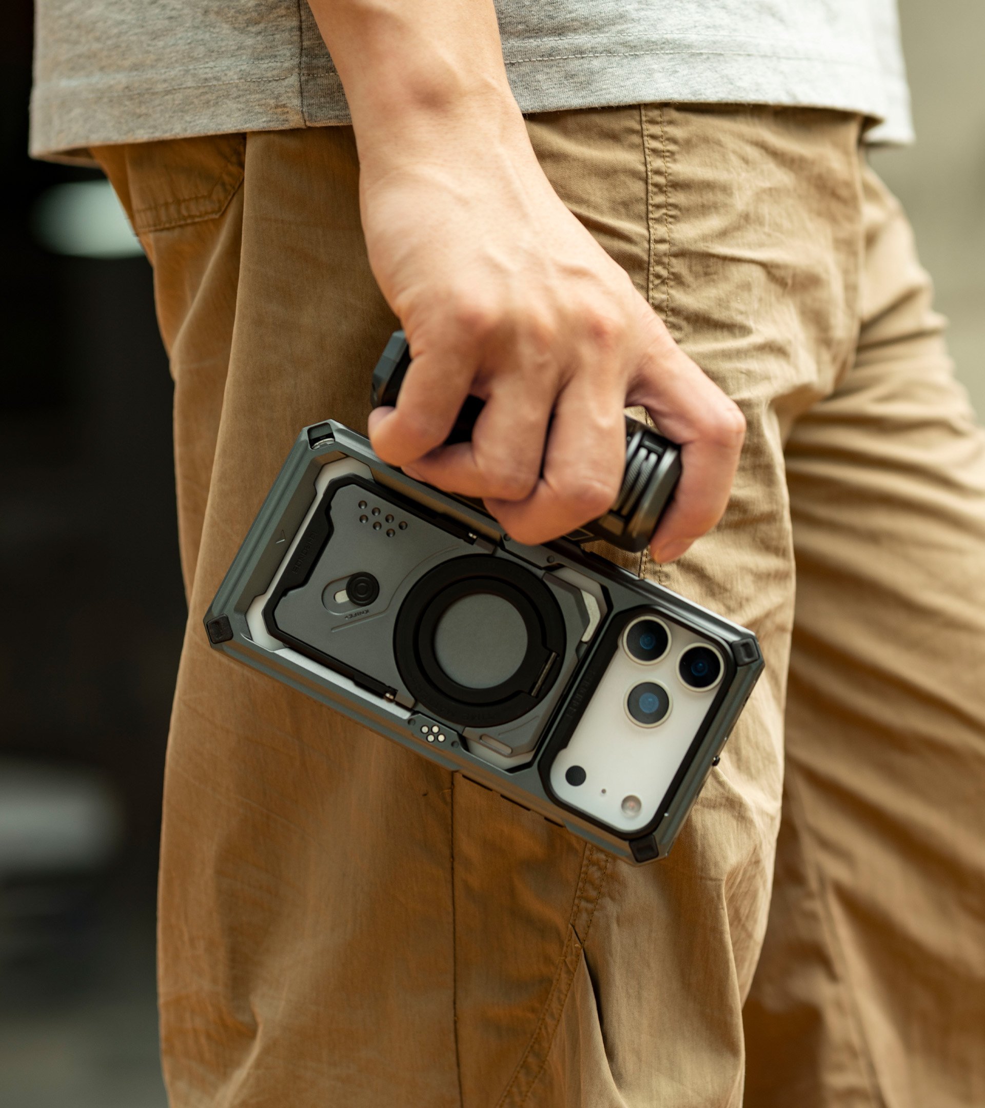 Khronos iPhone 17 Pro/Pro Max Case