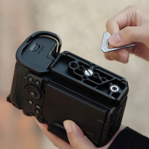 Camera Cage for Canon R6 Mark III Lightweight Kit – Black Camera Cage for Canon R6 Mark III Lightweight Kit – Black